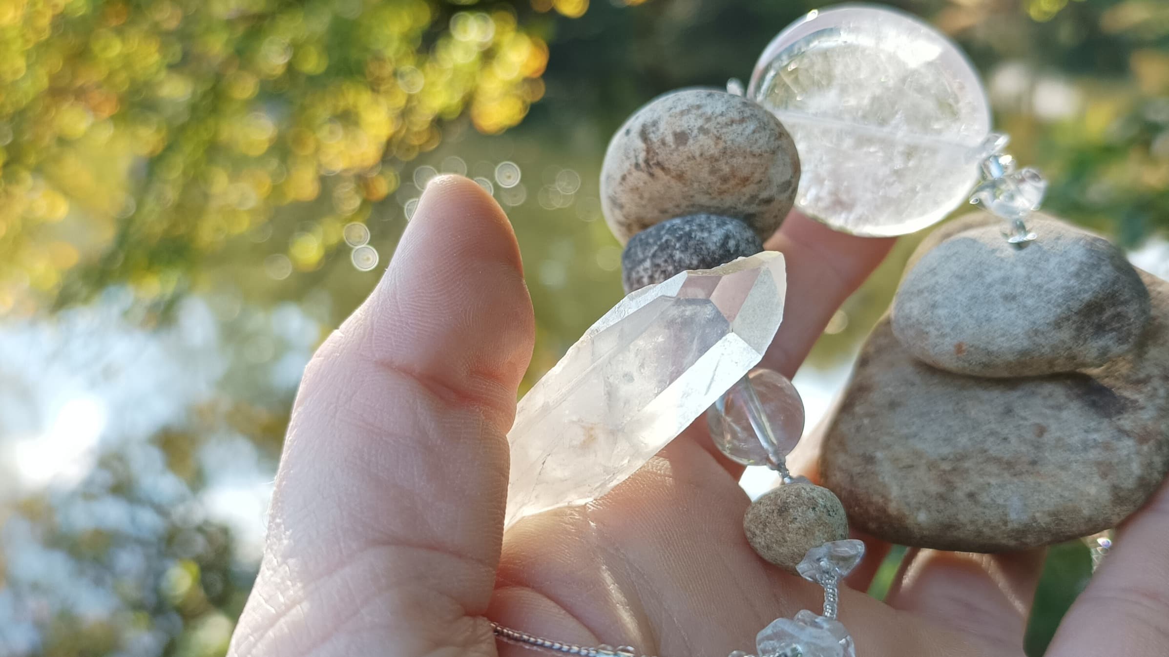 Říční kameny s krystaly, Eiwan atelier (3)